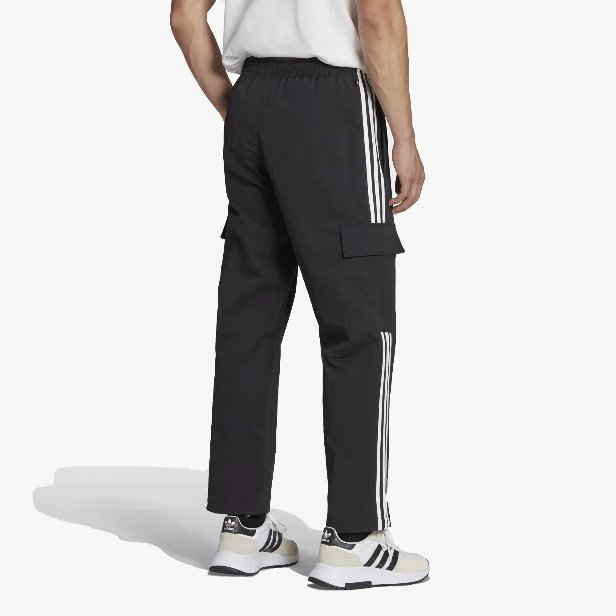 Adidas Originals | ADICOLOR CLASSICS 3-STRIPES CARGO PANTS  { BLACK