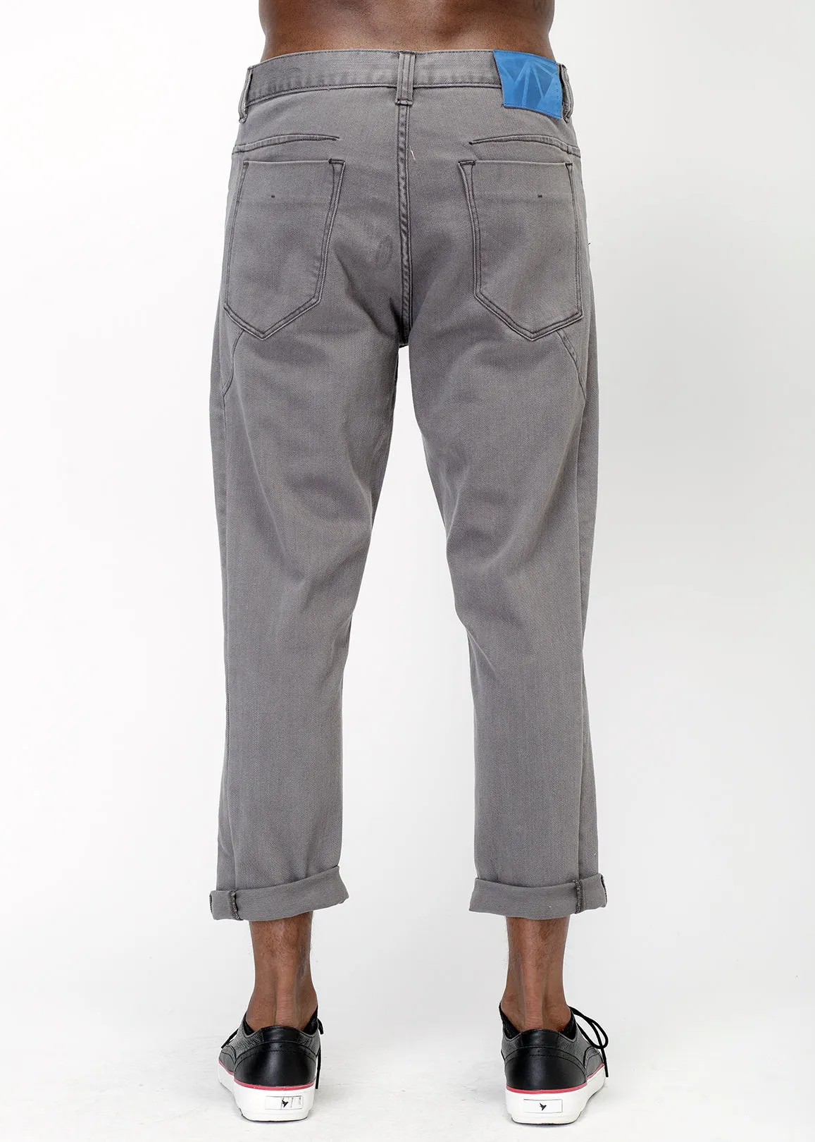 Konus Men's Cropped Twill Pant With Dart Detail in Gray