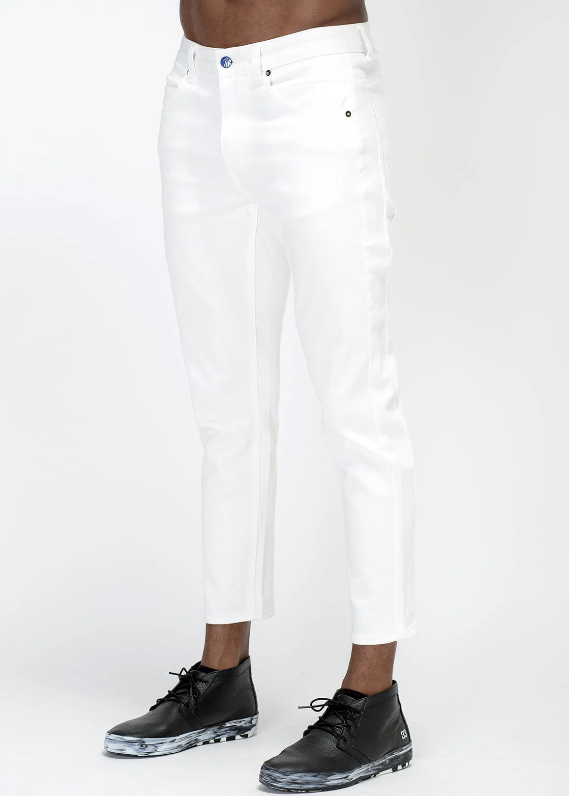 Konus Men's Cropped Twill Pant With Dart Detail in White