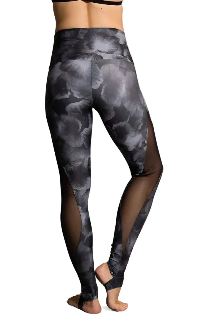 Last Chance! Onzie Hot Yoga Stirrup Legging 2007